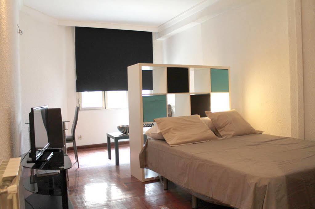 Apartamentos Rialto Мадрид Экстерьер фото