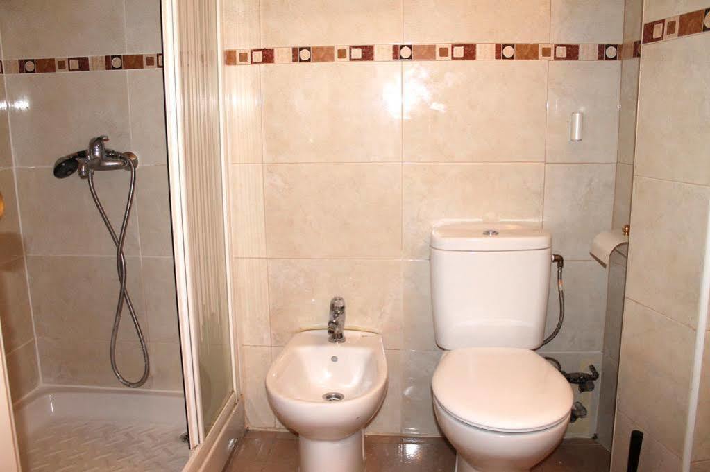 Apartamentos Rialto Мадрид Экстерьер фото
