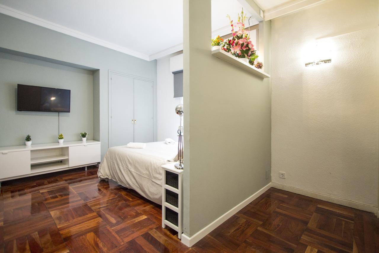 Apartamentos Rialto Мадрид Экстерьер фото